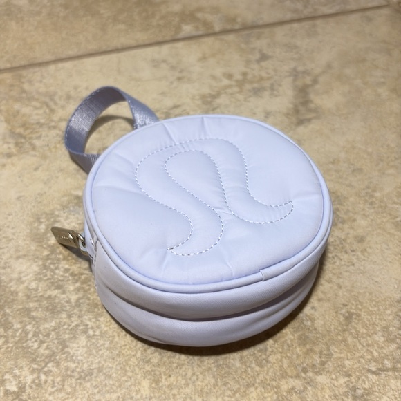 Lululemon Logo Pouch - Picture 12 of 12